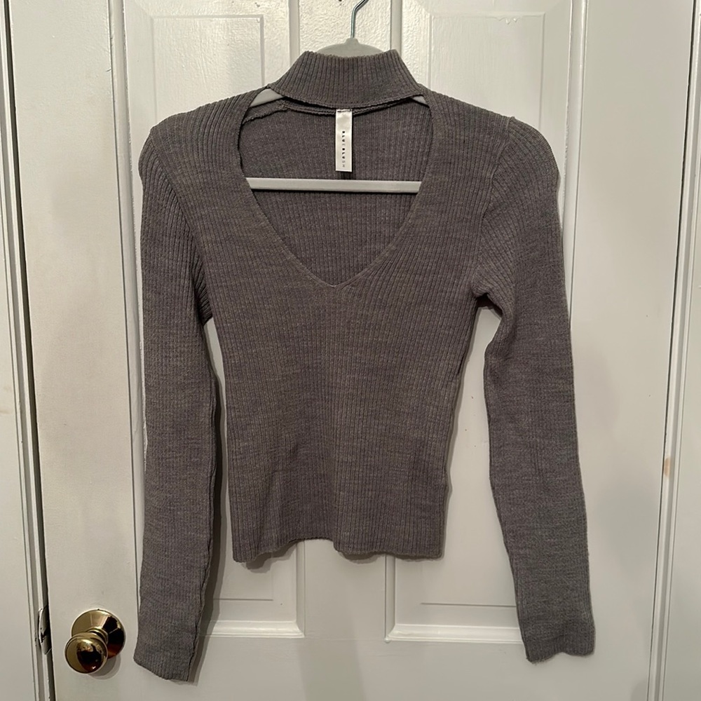 Gray cut out turtleneck v-neck sweater!